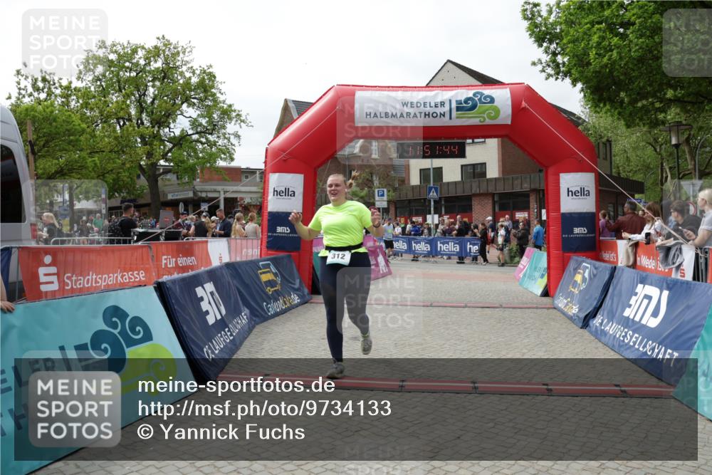 10.05.2026 - 8. Wedeler Halbmarathon Yannick Fuchs http://msf.ph/oto/9734133 10.05.2026 11:51:42 Ziel 282, 312, 710 meine-sportfotos.de