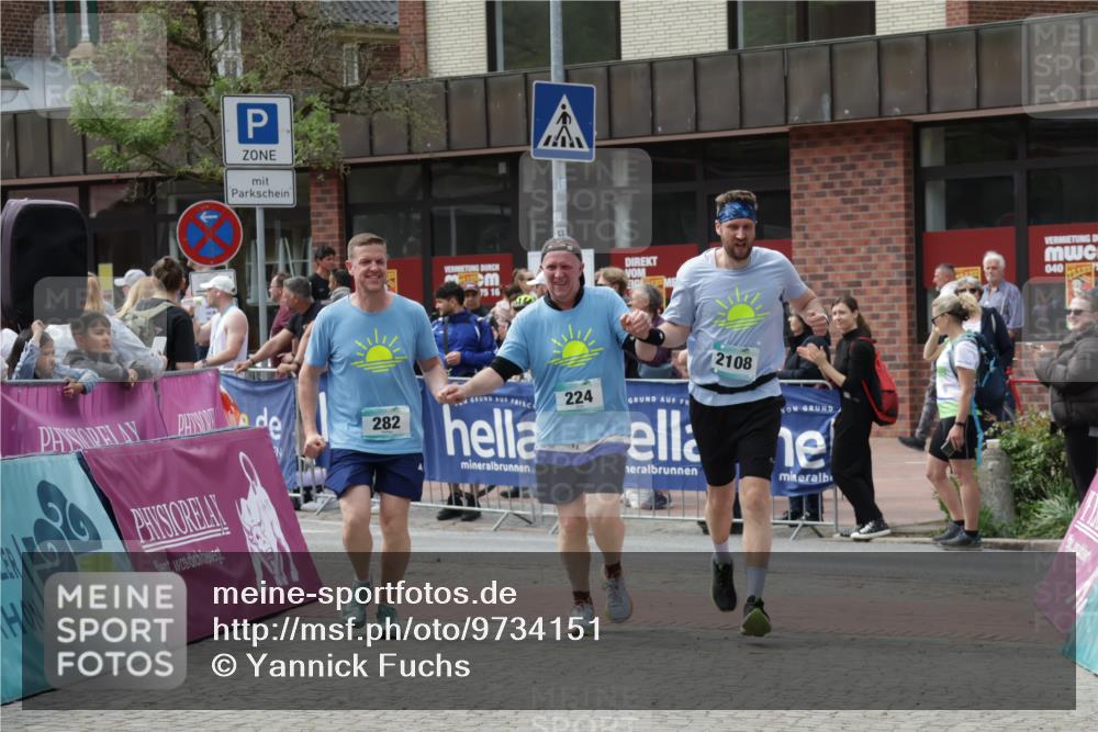 10.05.2026 - 8. Wedeler Halbmarathon Yannick Fuchs http://msf.ph/oto/9734151 10.05.2026 11:51:45 Ziel 224, 282, 312, 2108 meine-sportfotos.de