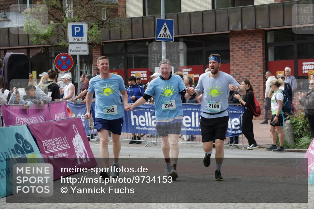 10.05.2026 - 8. Wedeler Halbmarathon Yannick Fuchs http://msf.ph/oto/9734153 10.05.2026 11:51:45 Ziel 224, 282, 312, 2108 meine-sportfotos.de