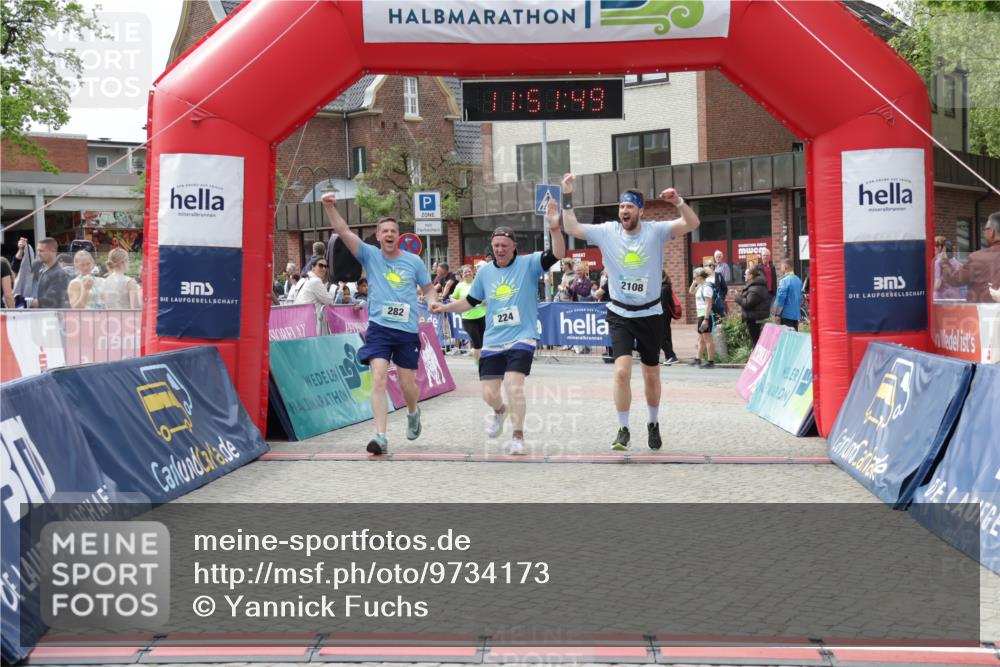 10.05.2026 - 8. Wedeler Halbmarathon Yannick Fuchs http://msf.ph/oto/9734173 10.05.2026 11:51:47 Ziel 224, 282, 312, 2108, 2191 meine-sportfotos.de
