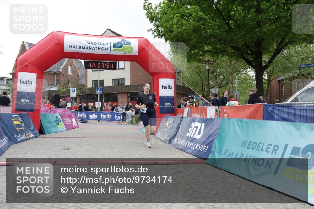 10.05.2026 - 8. Wedeler Halbmarathon Yannick Fuchs http://msf.ph/oto/9734174 10.05.2026 12:37:29 Ziel 104 meine-sportfotos.de