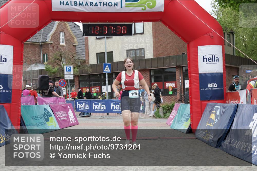 10.05.2026 - 8. Wedeler Halbmarathon Yannick Fuchs http://msf.ph/oto/9734201 10.05.2026 12:37:36 Ziel 105 meine-sportfotos.de