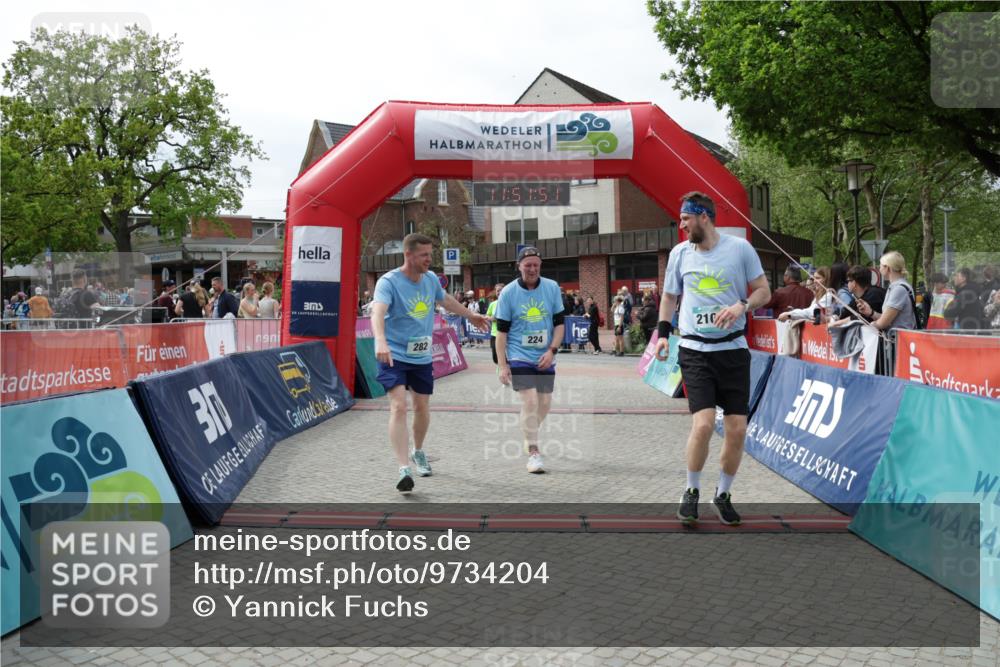 10.05.2026 - 8. Wedeler Halbmarathon Yannick Fuchs http://msf.ph/oto/9734204 10.05.2026 11:51:49 Ziel 224, 282, 489, 2108, 2191 meine-sportfotos.de
