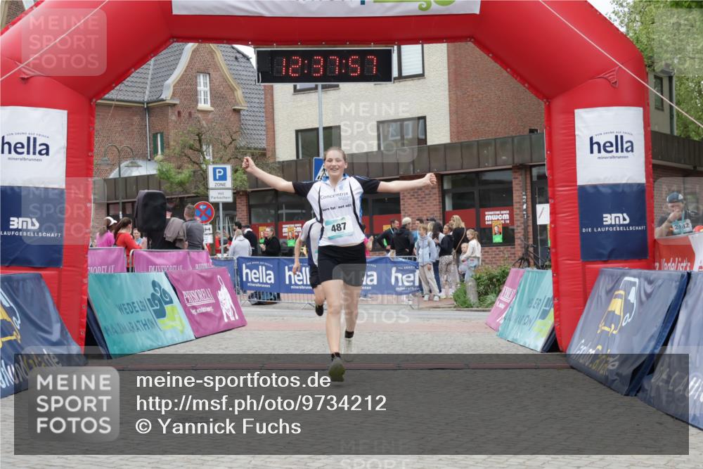 10.05.2026 - 8. Wedeler Halbmarathon Yannick Fuchs http://msf.ph/oto/9734212 10.05.2026 12:37:54 Ziel 487, 488 meine-sportfotos.de