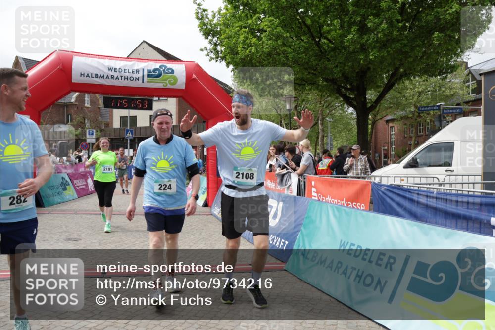 10.05.2026 - 8. Wedeler Halbmarathon Yannick Fuchs http://msf.ph/oto/9734216 10.05.2026 11:51:51 Ziel 224, 282, 489, 2108, 2191 meine-sportfotos.de