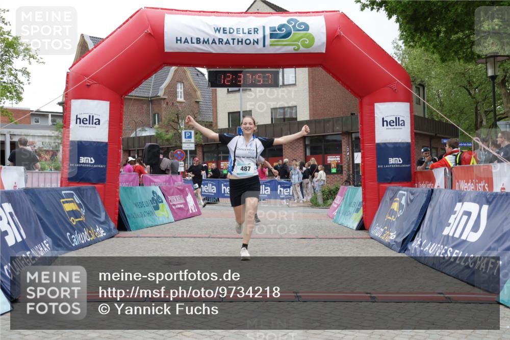 10.05.2026 - 8. Wedeler Halbmarathon Yannick Fuchs http://msf.ph/oto/9734218 10.05.2026 12:37:55 Ziel 264, 487, 488 meine-sportfotos.de