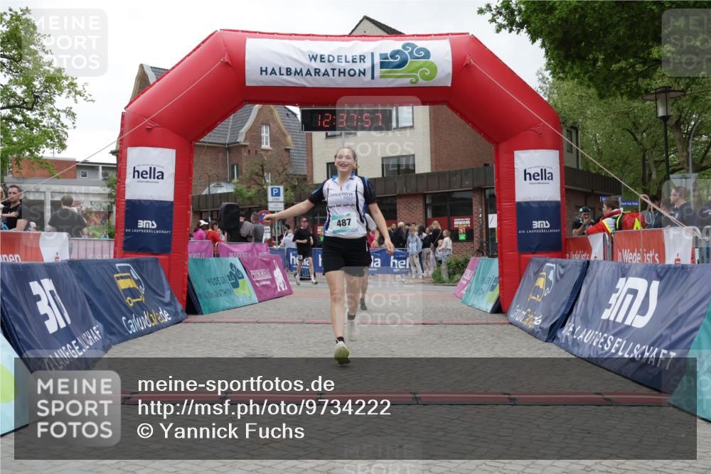 10.05.2026 - 8. Wedeler Halbmarathon Yannick Fuchs http://msf.ph/oto/9734222 10.05.2026 12:37:55 Ziel 264, 487, 488 meine-sportfotos.de