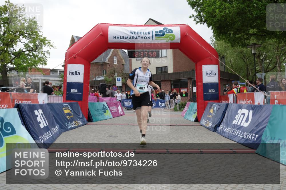 10.05.2026 - 8. Wedeler Halbmarathon Yannick Fuchs http://msf.ph/oto/9734226 10.05.2026 12:37:56 Ziel 264, 487, 488, 702 meine-sportfotos.de