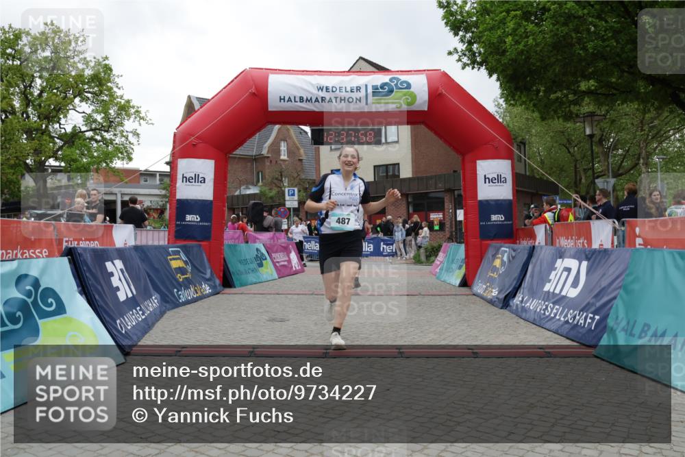 10.05.2026 - 8. Wedeler Halbmarathon Yannick Fuchs http://msf.ph/oto/9734227 10.05.2026 12:37:56 Ziel 264, 487, 488, 702 meine-sportfotos.de