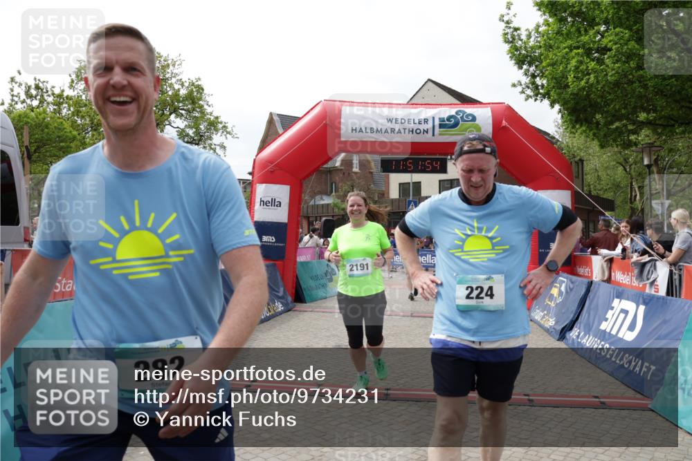 10.05.2026 - 8. Wedeler Halbmarathon Yannick Fuchs http://msf.ph/oto/9734231 10.05.2026 11:51:52 Ziel 224, 282, 489, 675, 676, 2108, 2191 meine-sportfotos.de