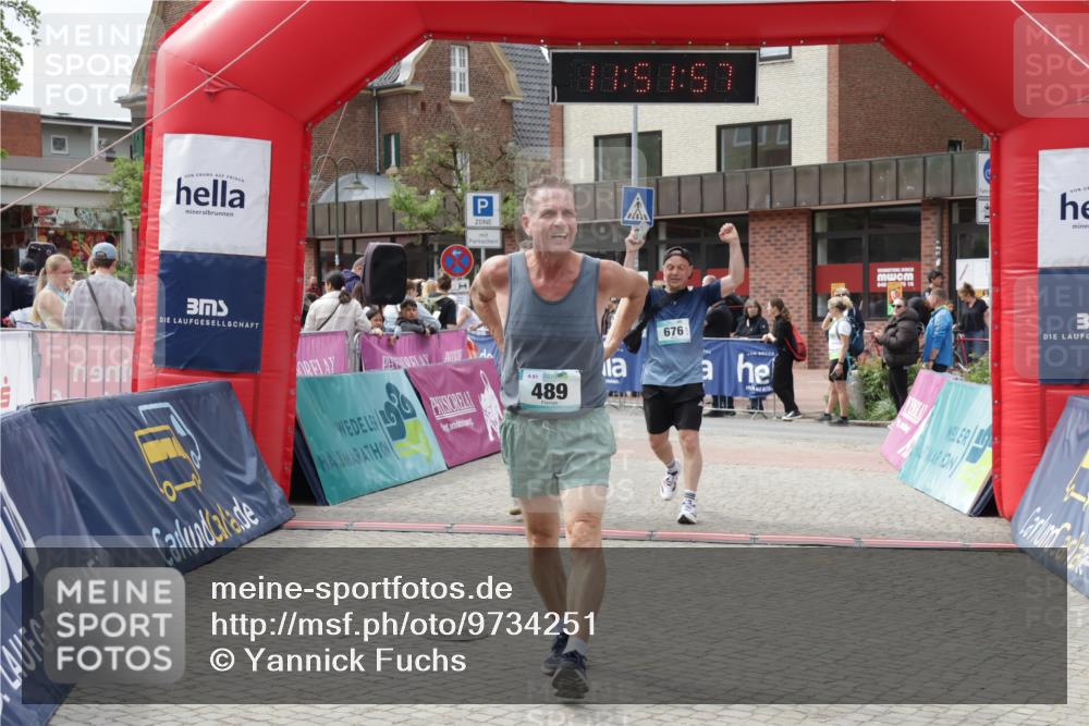 10.05.2026 - 8. Wedeler Halbmarathon Yannick Fuchs http://msf.ph/oto/9734251 10.05.2026 11:51:56 Ziel 489, 652, 675, 676, 2191 meine-sportfotos.de