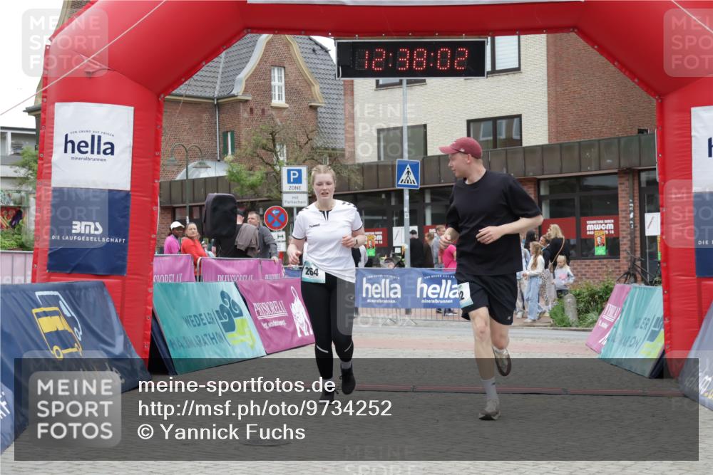 10.05.2026 - 8. Wedeler Halbmarathon Yannick Fuchs http://msf.ph/oto/9734252 10.05.2026 12:38:00 Ziel 264, 487, 488, 702 meine-sportfotos.de