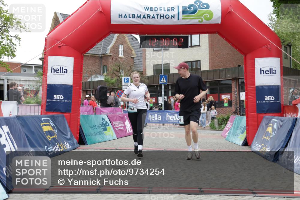 10.05.2026 - 8. Wedeler Halbmarathon Yannick Fuchs http://msf.ph/oto/9734254 10.05.2026 12:38:00 Ziel 264, 487, 488, 702 meine-sportfotos.de