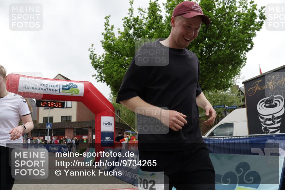 10.05.2026 - 8. Wedeler Halbmarathon Yannick Fuchs http://msf.ph/oto/9734265 10.05.2026 12:38:03 Ziel 264, 488, 702 meine-sportfotos.de
