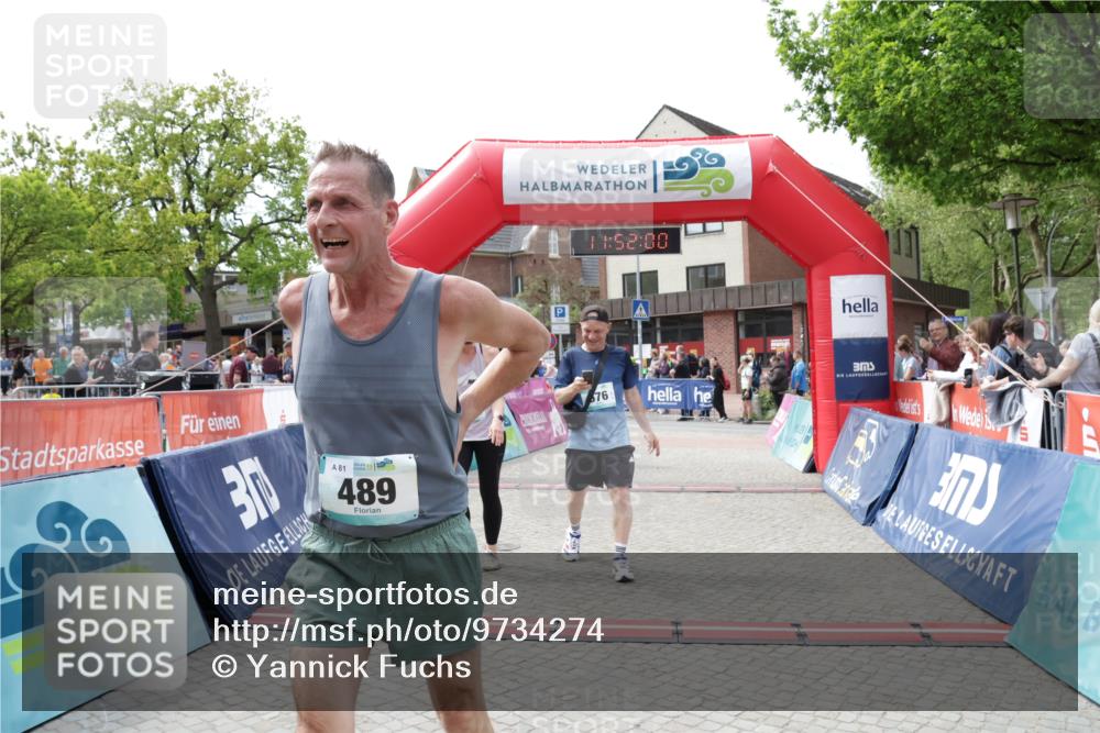 10.05.2026 - 8. Wedeler Halbmarathon Yannick Fuchs http://msf.ph/oto/9734274 10.05.2026 11:51:58 Ziel 489, 652, 675, 676 meine-sportfotos.de
