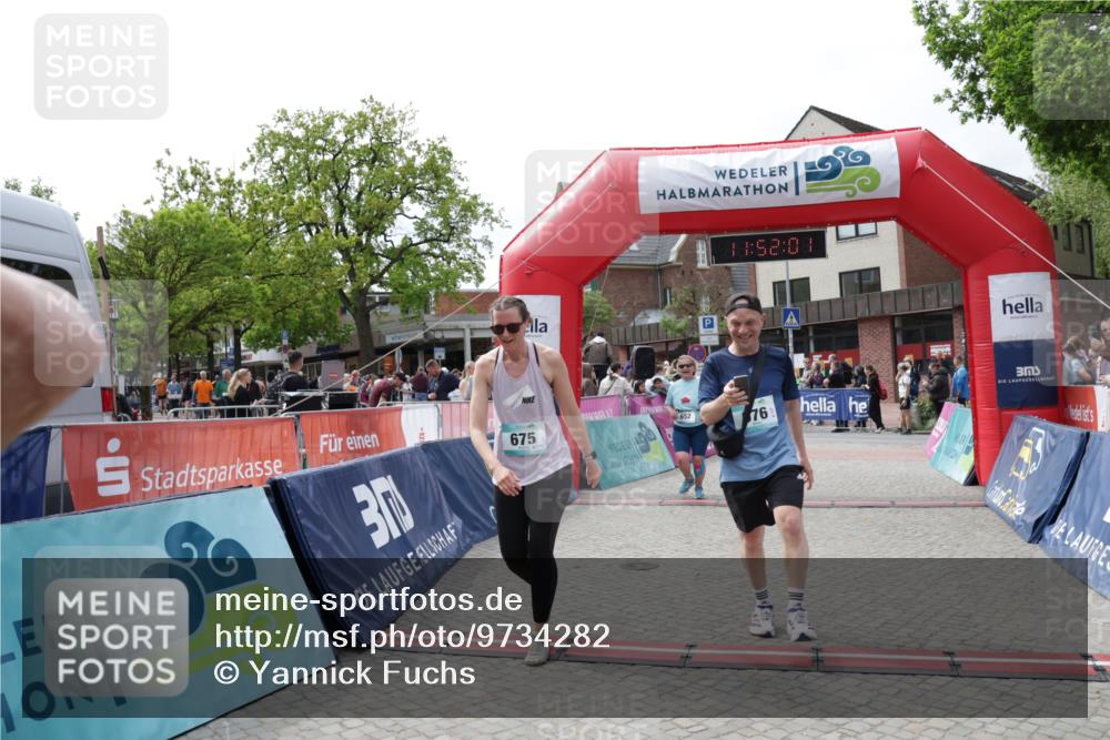 10.05.2026 - 8. Wedeler Halbmarathon Yannick Fuchs http://msf.ph/oto/9734282 10.05.2026 11:51:59 Ziel 201, 489, 652, 675, 676 meine-sportfotos.de