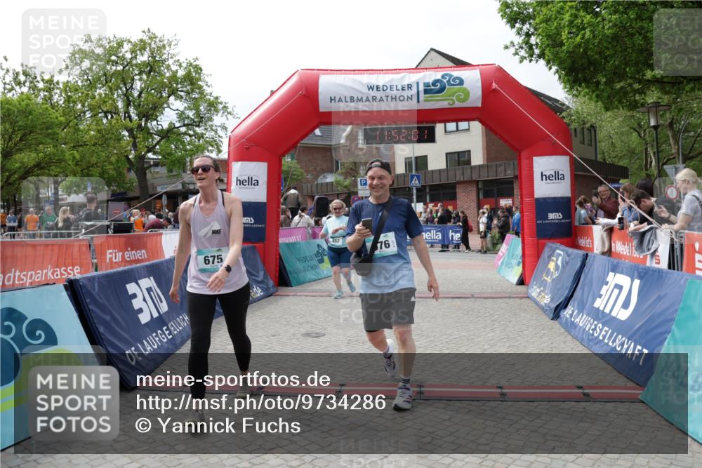 10.05.2026 - 8. Wedeler Halbmarathon Yannick Fuchs http://msf.ph/oto/9734286 10.05.2026 11:51:59 Ziel 201, 489, 652, 675, 676 meine-sportfotos.de