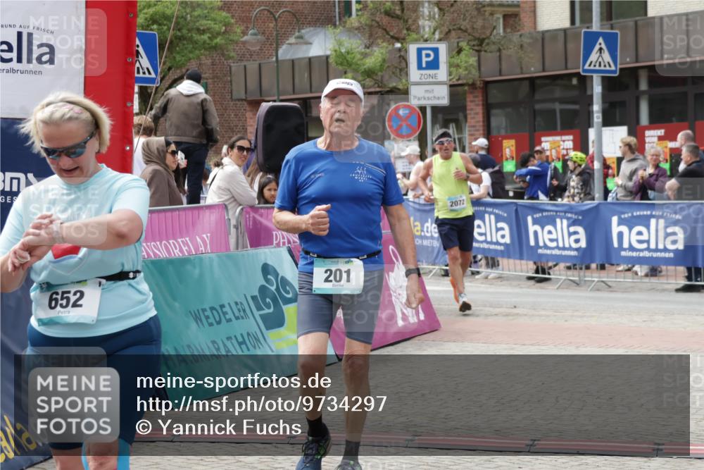 10.05.2026 - 8. Wedeler Halbmarathon Yannick Fuchs http://msf.ph/oto/9734297 10.05.2026 11:52:04 Ziel 201, 652, 2072 meine-sportfotos.de