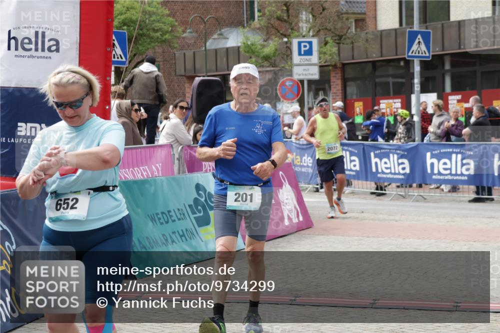 10.05.2026 - 8. Wedeler Halbmarathon Yannick Fuchs http://msf.ph/oto/9734299 10.05.2026 11:52:04 Ziel 201, 652, 2072 meine-sportfotos.de