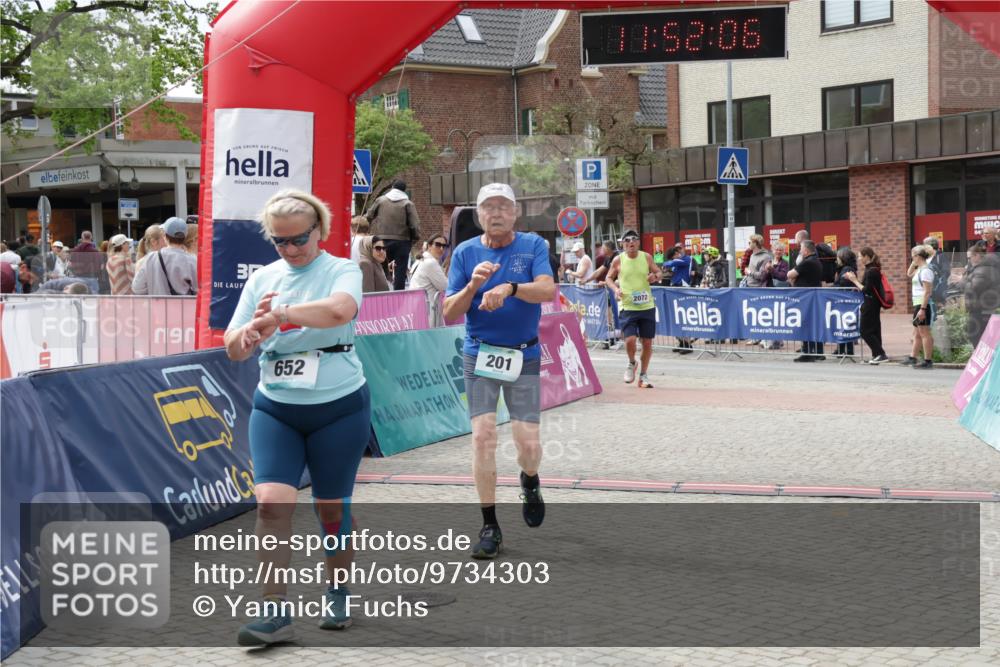 10.05.2026 - 8. Wedeler Halbmarathon Yannick Fuchs http://msf.ph/oto/9734303 10.05.2026 11:52:04 Ziel 201, 652, 2072 meine-sportfotos.de