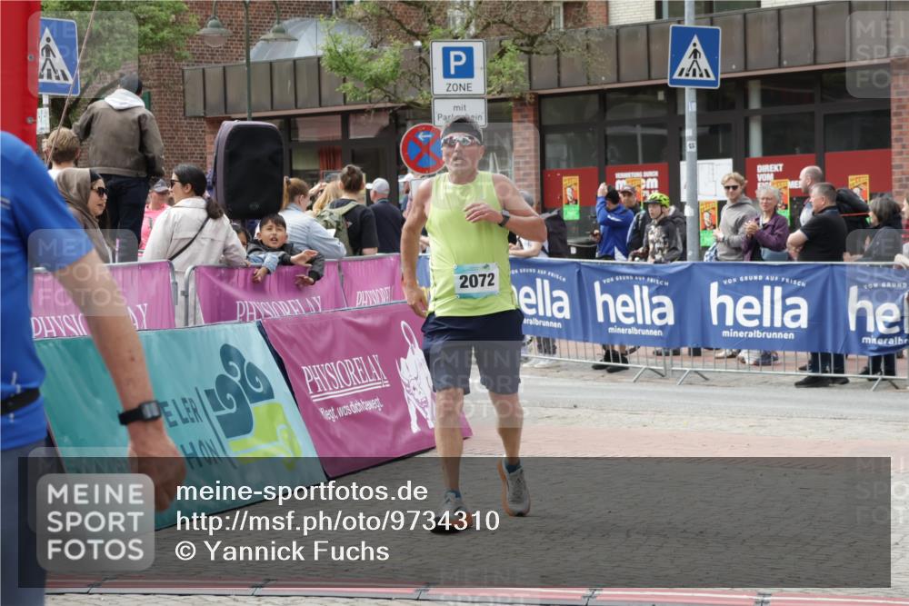 10.05.2026 - 8. Wedeler Halbmarathon Yannick Fuchs http://msf.ph/oto/9734310 10.05.2026 11:52:06 Ziel 201, 2072 meine-sportfotos.de