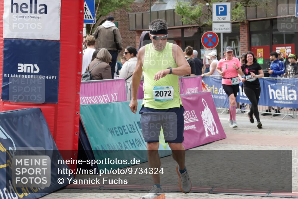 10.05.2026 - 8. Wedeler Halbmarathon Yannick Fuchs http://msf.ph/oto/9734324 10.05.2026 11:52:08 Ziel 201, 2072, 2109 meine-sportfotos.de