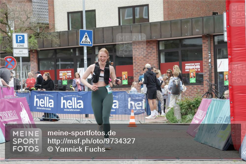 10.05.2026 - 8. Wedeler Halbmarathon Yannick Fuchs http://msf.ph/oto/9734327 10.05.2026 12:39:22 Ziel 373 meine-sportfotos.de