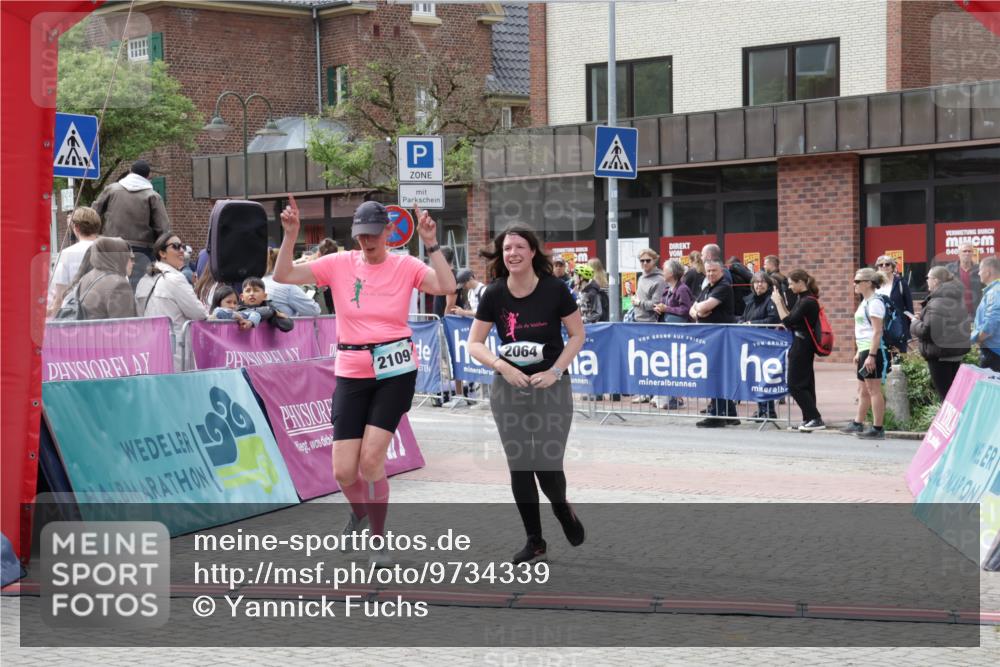 10.05.2026 - 8. Wedeler Halbmarathon Yannick Fuchs http://msf.ph/oto/9734339 10.05.2026 11:52:12 Ziel 2064, 2072, 2109 meine-sportfotos.de