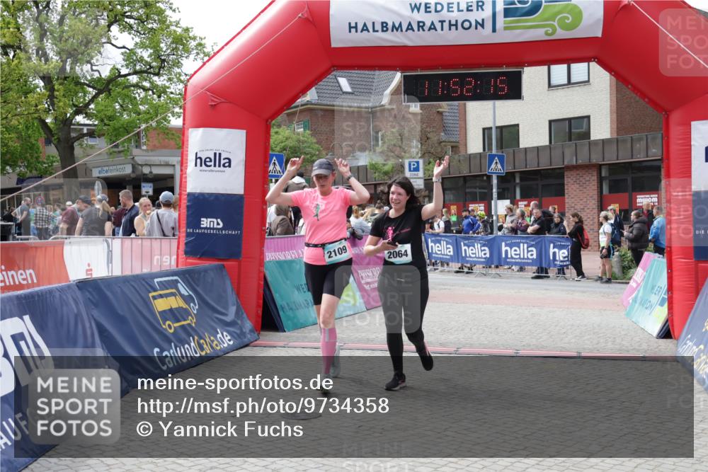 10.05.2026 - 8. Wedeler Halbmarathon Yannick Fuchs http://msf.ph/oto/9734358 10.05.2026 11:52:14 Ziel 2064, 2072, 2109 meine-sportfotos.de