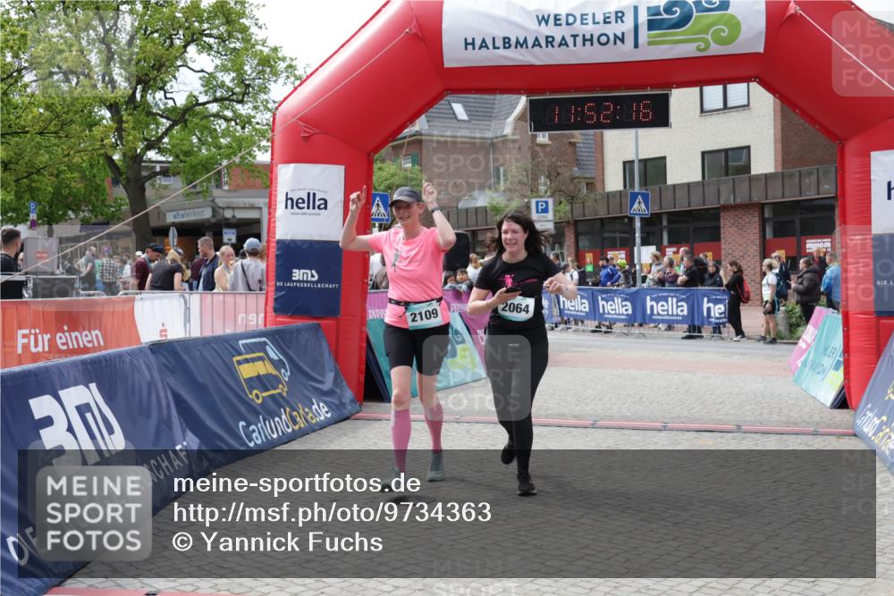 10.05.2026 - 8. Wedeler Halbmarathon Yannick Fuchs http://msf.ph/oto/9734363 10.05.2026 11:52:14 Ziel 2064, 2072, 2109 meine-sportfotos.de