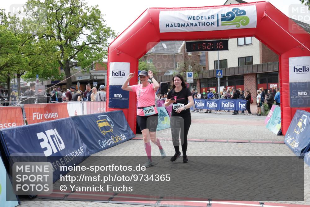 10.05.2026 - 8. Wedeler Halbmarathon Yannick Fuchs http://msf.ph/oto/9734365 10.05.2026 11:52:14 Ziel 2064, 2072, 2109 meine-sportfotos.de