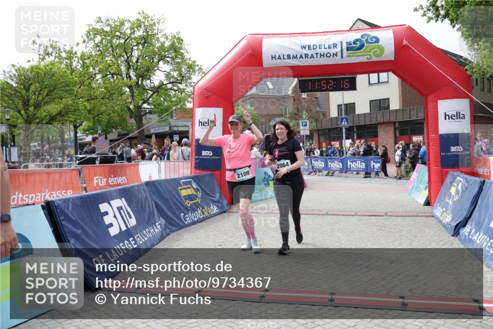 10.05.2026 - 8. Wedeler Halbmarathon Yannick Fuchs http://msf.ph/oto/9734367 10.05.2026 11:52:14 Ziel 2064, 2072, 2109 meine-sportfotos.de