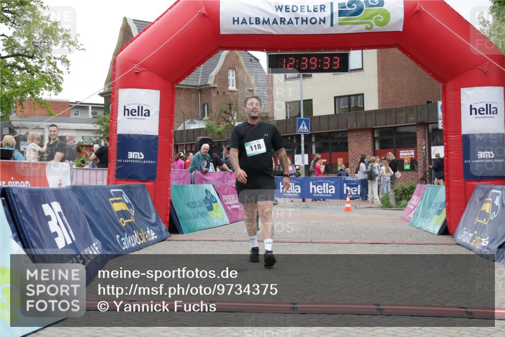 10.05.2026 - 8. Wedeler Halbmarathon Yannick Fuchs http://msf.ph/oto/9734375 10.05.2026 12:39:31 Ziel 118, 336 meine-sportfotos.de