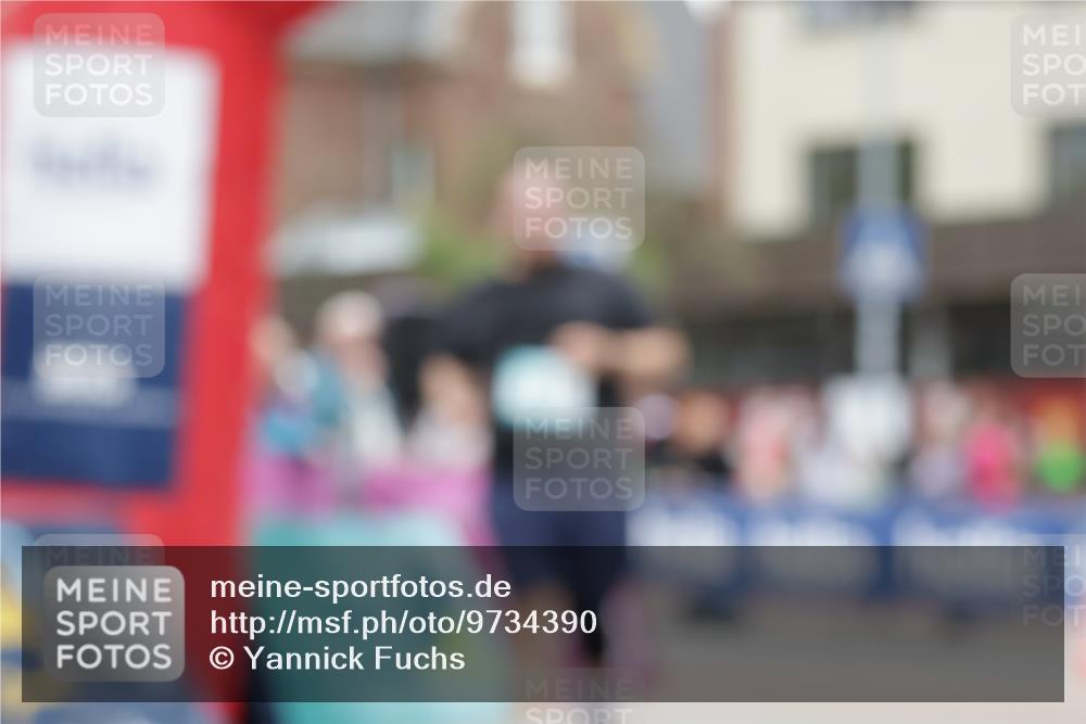 10.05.2026 - 8. Wedeler Halbmarathon Yannick Fuchs http://msf.ph/oto/9734390 10.05.2026 12:40:33 Ziel 211 meine-sportfotos.de