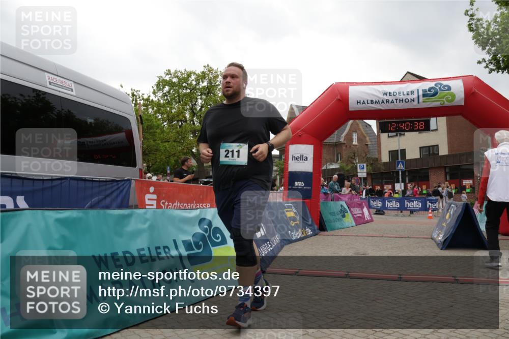 10.05.2026 - 8. Wedeler Halbmarathon Yannick Fuchs http://msf.ph/oto/9734397 10.05.2026 12:40:35 Ziel 211 meine-sportfotos.de