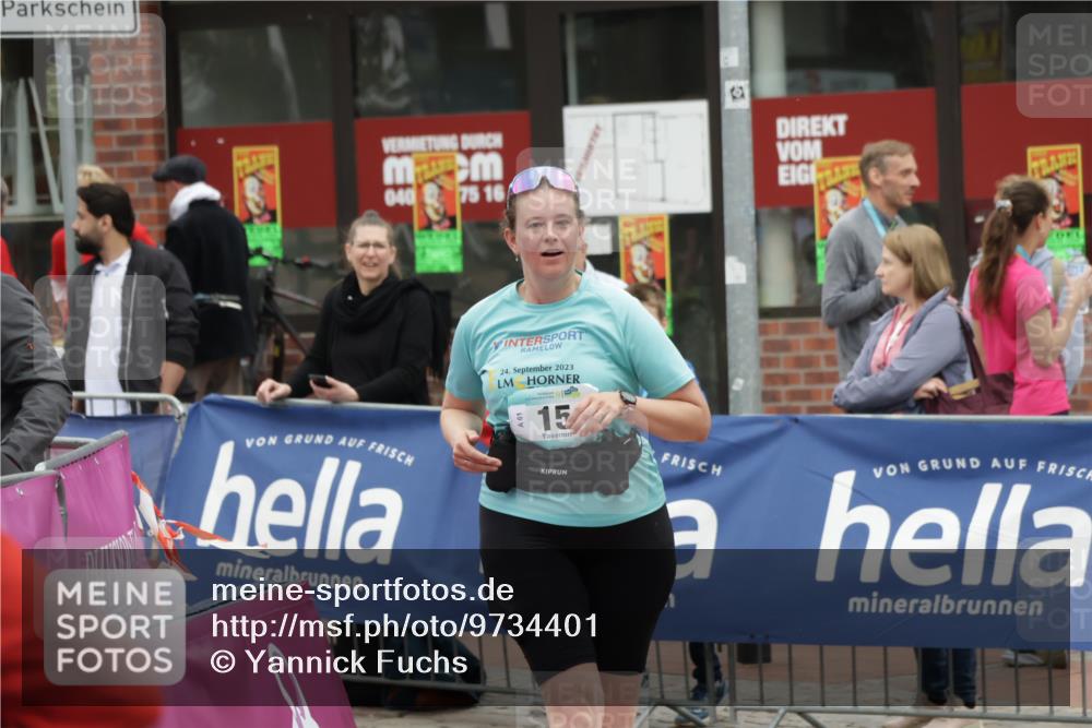 10.05.2026 - 8. Wedeler Halbmarathon Yannick Fuchs http://msf.ph/oto/9734401 10.05.2026 12:41:10 Ziel 15 meine-sportfotos.de