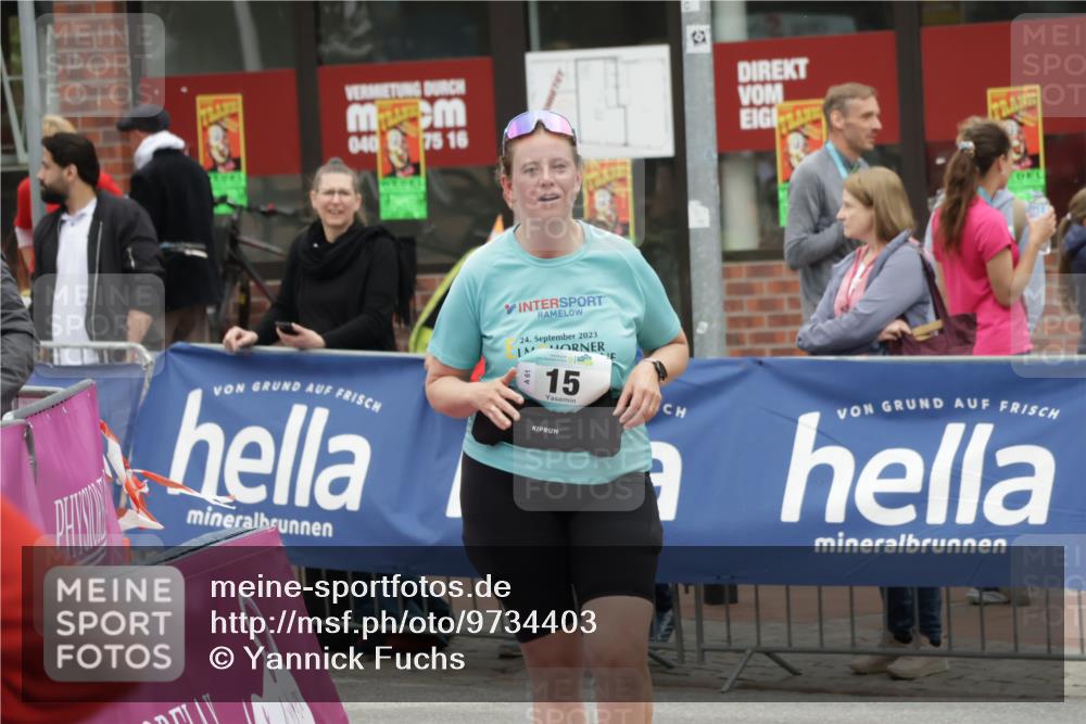 10.05.2026 - 8. Wedeler Halbmarathon Yannick Fuchs http://msf.ph/oto/9734403 10.05.2026 12:41:10 Ziel 15 meine-sportfotos.de