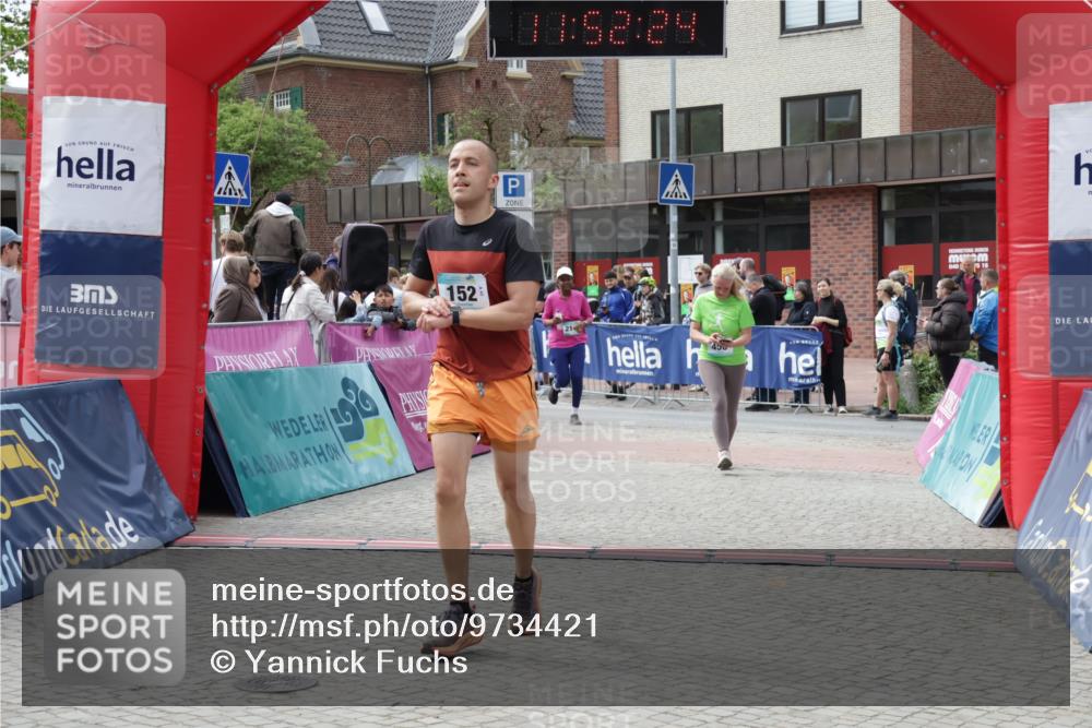 10.05.2026 - 8. Wedeler Halbmarathon Yannick Fuchs http://msf.ph/oto/9734421 10.05.2026 11:52:23 Ziel 152, 456, 985, 2143 meine-sportfotos.de