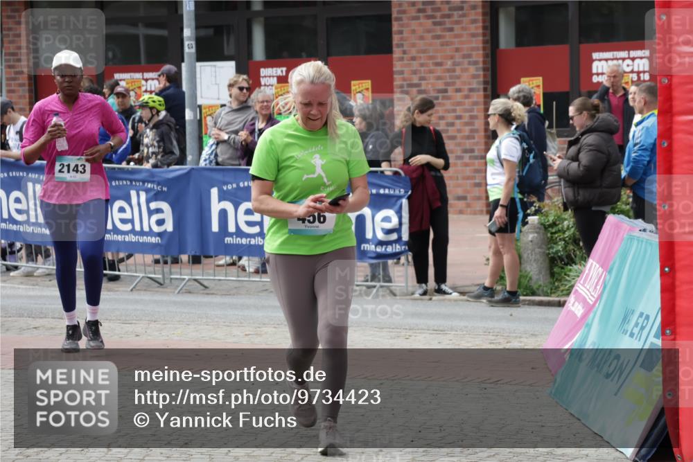 10.05.2026 - 8. Wedeler Halbmarathon Yannick Fuchs http://msf.ph/oto/9734423 10.05.2026 11:52:24 Ziel 152, 456, 739, 985, 2143 meine-sportfotos.de