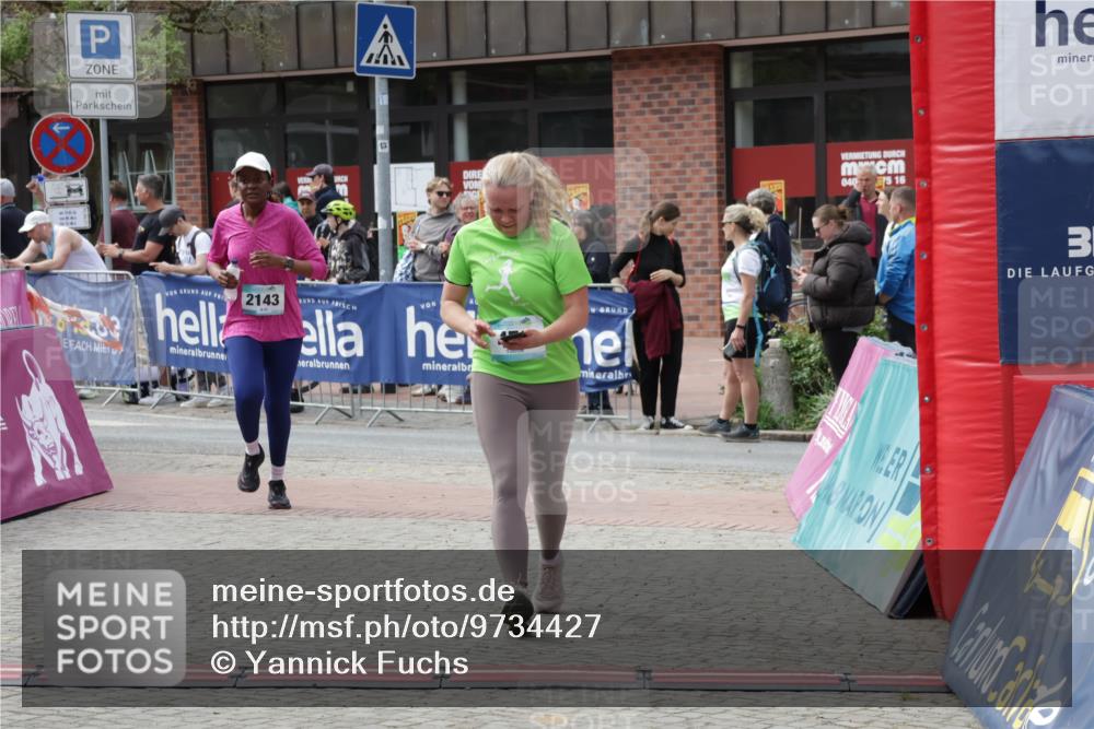 10.05.2026 - 8. Wedeler Halbmarathon Yannick Fuchs http://msf.ph/oto/9734427 10.05.2026 11:52:24 Ziel 152, 456, 739, 985, 2143 meine-sportfotos.de