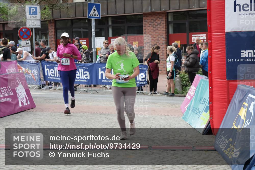 10.05.2026 - 8. Wedeler Halbmarathon Yannick Fuchs http://msf.ph/oto/9734429 10.05.2026 11:52:24 Ziel 152, 456, 739, 985, 2143 meine-sportfotos.de