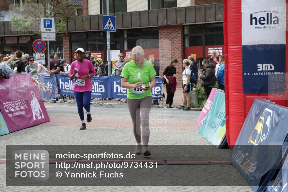 10.05.2026 - 8. Wedeler Halbmarathon Yannick Fuchs http://msf.ph/oto/9734431 10.05.2026 11:52:25 Ziel 152, 456, 739, 985, 2143 meine-sportfotos.de