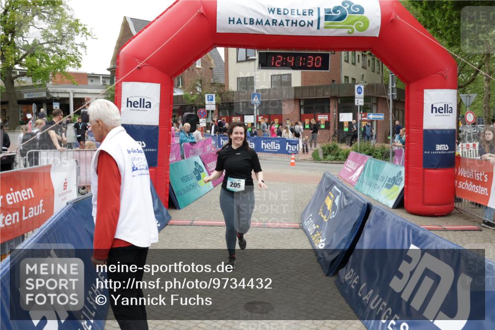 10.05.2026 - 8. Wedeler Halbmarathon Yannick Fuchs http://msf.ph/oto/9734432 10.05.2026 12:41:28 Ziel 205, 369 meine-sportfotos.de