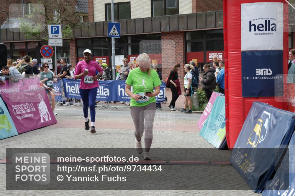10.05.2026 - 8. Wedeler Halbmarathon Yannick Fuchs http://msf.ph/oto/9734434 10.05.2026 11:52:25 Ziel 152, 456, 739, 985, 2143 meine-sportfotos.de