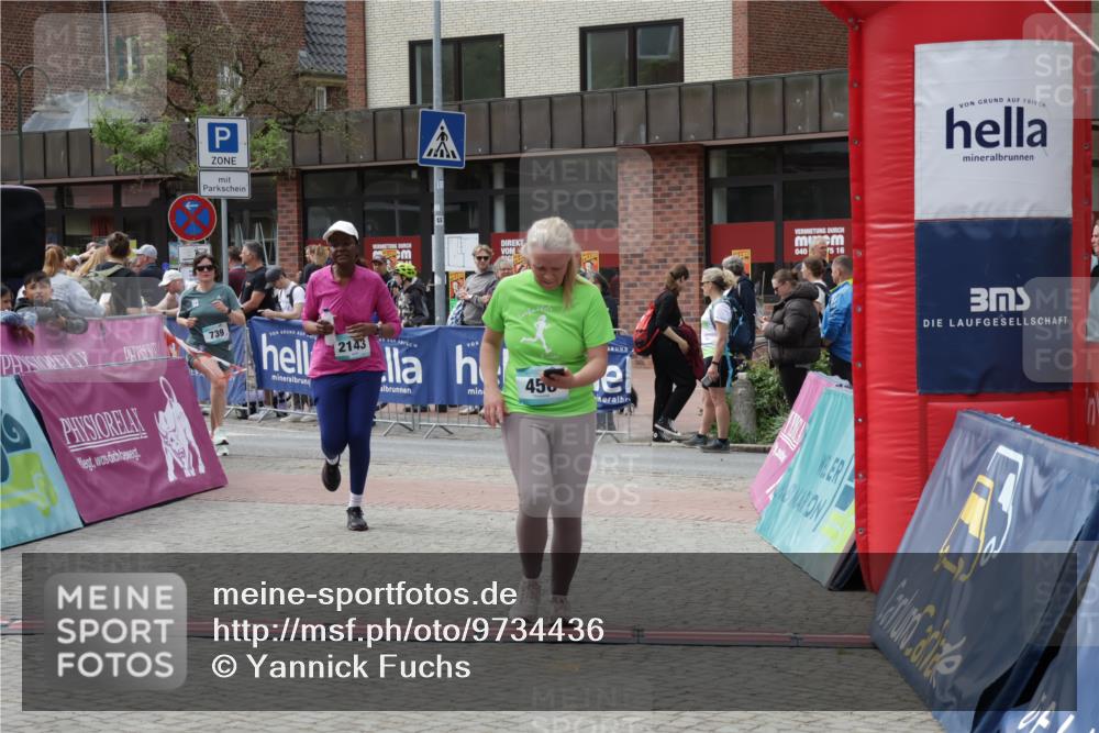 10.05.2026 - 8. Wedeler Halbmarathon Yannick Fuchs http://msf.ph/oto/9734436 10.05.2026 11:52:25 Ziel 152, 456, 739, 985, 2143 meine-sportfotos.de