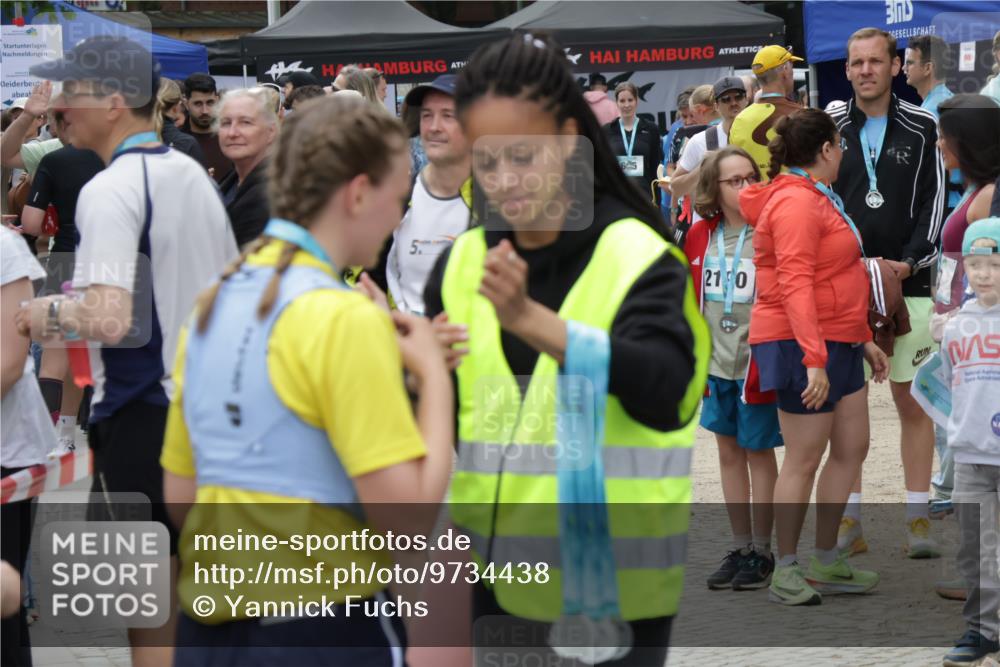 10.05.2026 - 8. Wedeler Halbmarathon Yannick Fuchs http://msf.ph/oto/9734438 10.05.2026 12:41:33 Ziel 205, 2220 meine-sportfotos.de