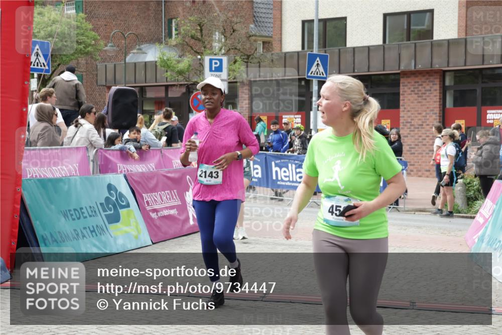10.05.2026 - 8. Wedeler Halbmarathon Yannick Fuchs http://msf.ph/oto/9734447 10.05.2026 11:52:27 Ziel 152, 456, 715, 739, 2143 meine-sportfotos.de