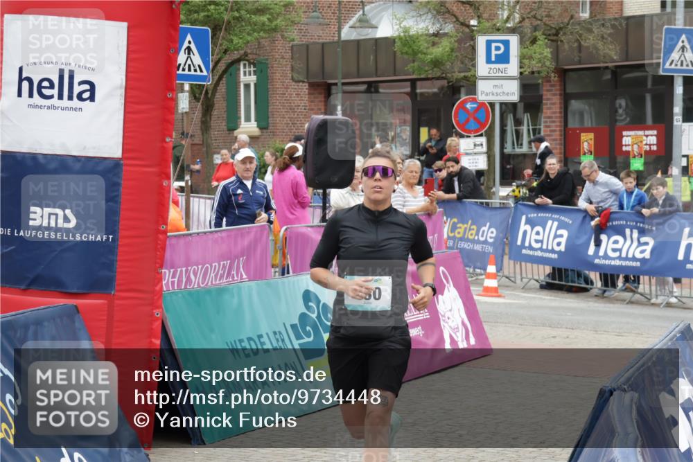 10.05.2026 - 8. Wedeler Halbmarathon Yannick Fuchs http://msf.ph/oto/9734448 10.05.2026 12:42:09 Ziel 630 meine-sportfotos.de