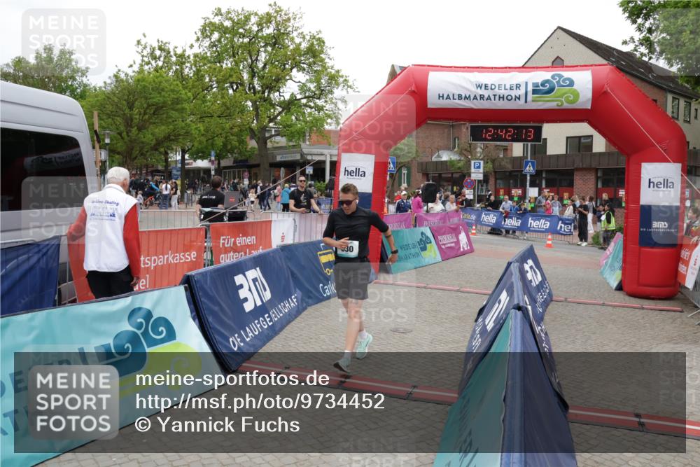 10.05.2026 - 8. Wedeler Halbmarathon Yannick Fuchs http://msf.ph/oto/9734452 10.05.2026 12:42:11 Ziel 630 meine-sportfotos.de