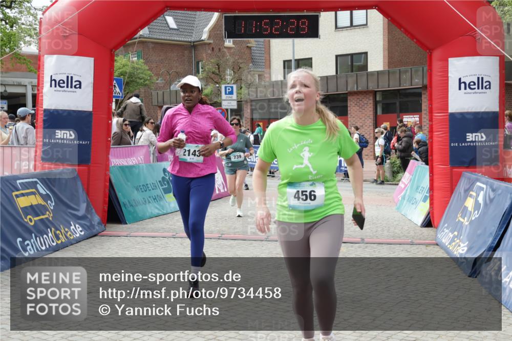 10.05.2026 - 8. Wedeler Halbmarathon Yannick Fuchs http://msf.ph/oto/9734458 10.05.2026 11:52:28 Ziel 152, 456, 715, 739, 2143 meine-sportfotos.de